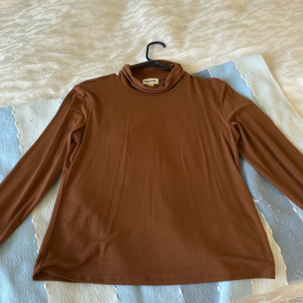 Open Edit size L Light Brown long sleeve